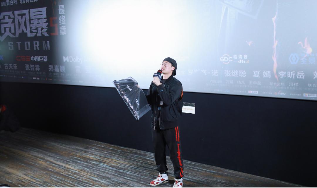 FB体育 FB体育平台一位青年电影导演正在靠观众打赏自救(图1)