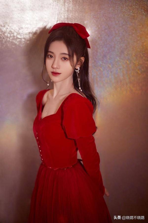 FB体育 FB体育平台春节过年回家这3种衣服不要穿穿了会让你在长辈面前很难堪(图12)