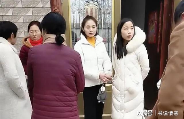 35岁小伙：FB体育 FB体育平台春节前又相亲3个女人都不成功60岁母亲劝我别灰心(图1)