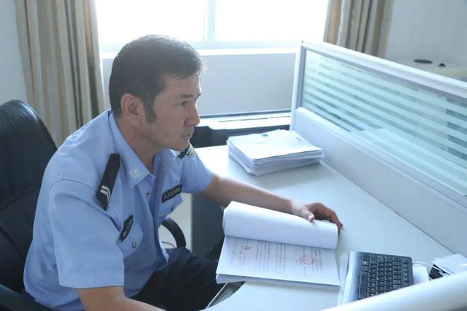 FB体育 FB体育平台先进事迹感人心扉 榜样力量催人奋进(图1)