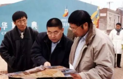 河北前首富王学文：曾给员工送宝马如今欠债2600亿当街痛哭FB体育 FB体育平台(图3)