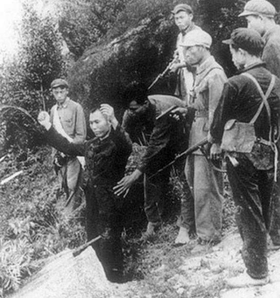 FB体育 FB体育平台1972年陈毅病重住院王震来看望陈毅：30多年了谭余保还在吗(图6)