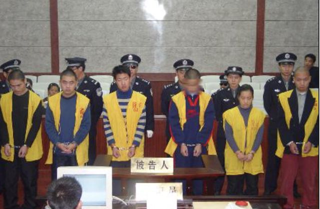 18岁青年被女友骗去徐州后因拒FB体育 FB体育平台绝传销04年遭4人群殴致死(图3)