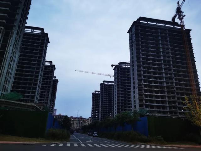 曹县县委县FB体育 FB体育平台政府组建工作专班进驻曹州府项目(图2)