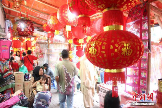 FB体育 FB体育平台中国春节全球刮“红色旋风” 尽显世界“范”儿(图1)