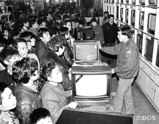 FB体育 FB体育平台80年代的春节被认为是最有年味儿的可惜再也回不去了(图4)