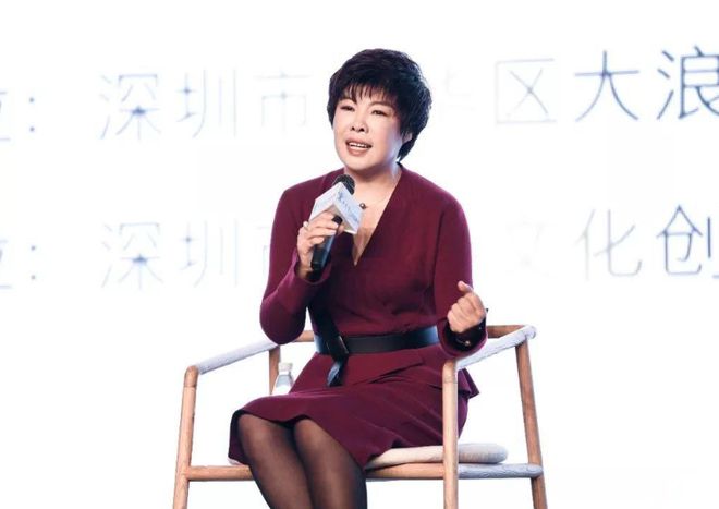 易中天评价于丹：一位被FB体育 FB体育平台市场耽误的知识分子(图6)