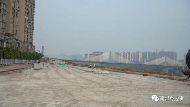 FB体育 FB体育平台实拍南部红岩子广场提升项目进度(图3)