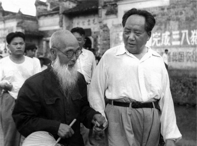 FB体育 FB体育平台1959年毛主席去韶山水库游泳遇一农妇主席呼三声闻者动容(图1)