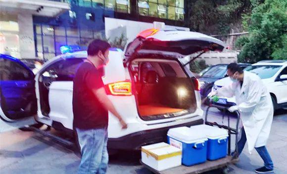 共同战“疫”丨贵州省各地中心血站（库）调配FB体育 FB体育平台机采血小板支援贵阳(图2)