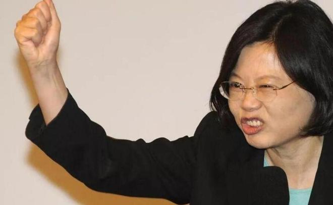 春节期间台湾突然发生大事“”FB体育 FB体育平台悍然出手岛内要变天？(图1)