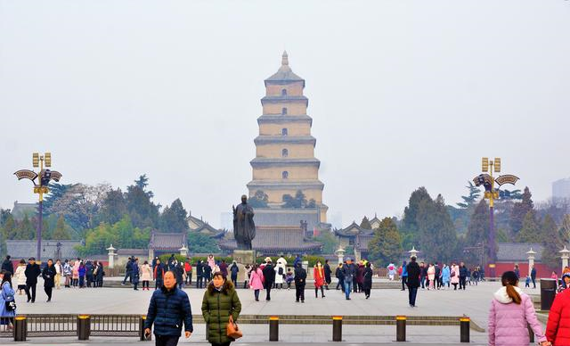 大唐不夜城西安最美的一条街国家5A景点春节游客达387万FB体育 FB体育平台(图1)