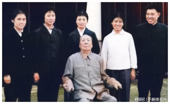 毛主席最后一个春节没亲人陪伴张玉凤：年夜饭是一勺一勺喂的FB体育 FB体育平台(图14)