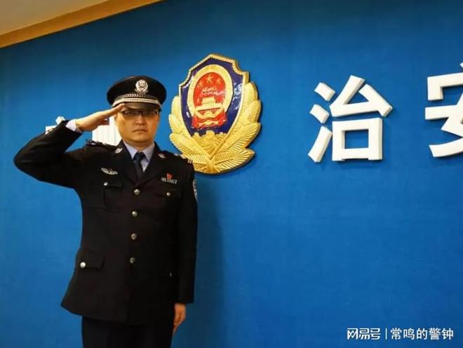 FB体育 FB体育平台春节期间女人来找民警写对联扯出夫妻间的故事还真令人惊讶(图3)