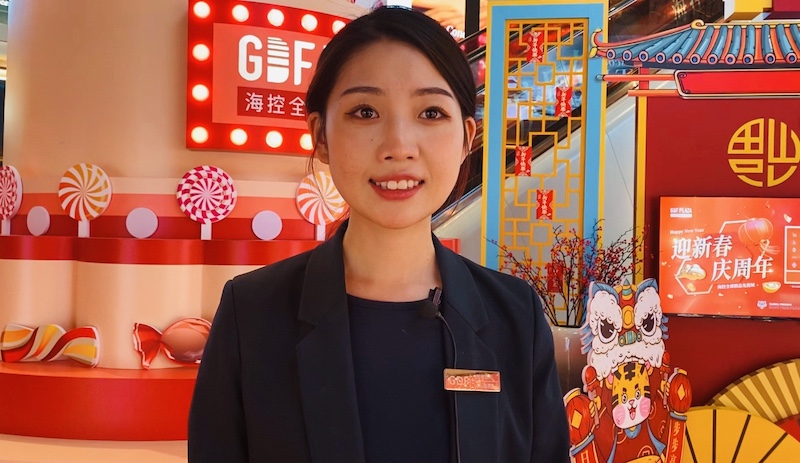 FB体育 FB体育平台【春节我值班】春节不打烊免税店员坚守岗位度佳节(图1)