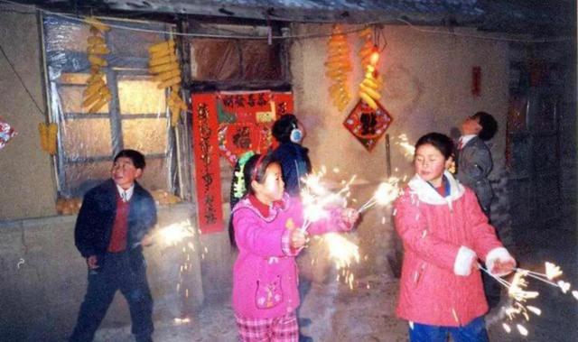 以前的春节家家都不富裕为啥却那么有年味？FB体育 FB体育平台(图1)