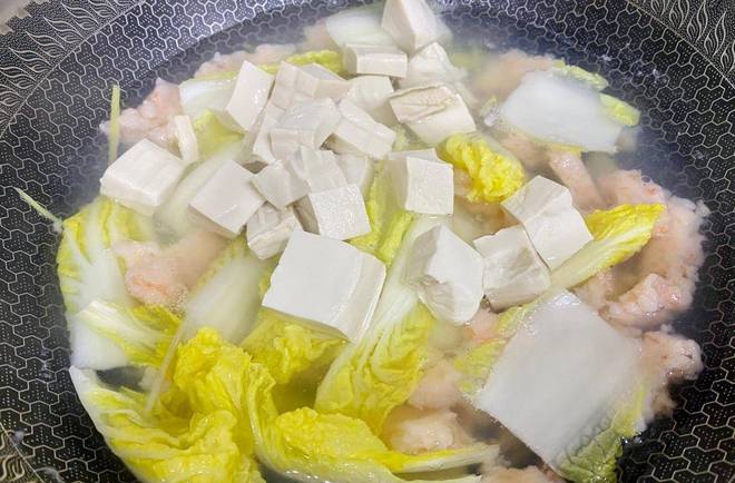 FB体育 FB体育平台春节假期吃太腻分享四道汤做法口感鲜美还解腻越喝越想喝(图13)