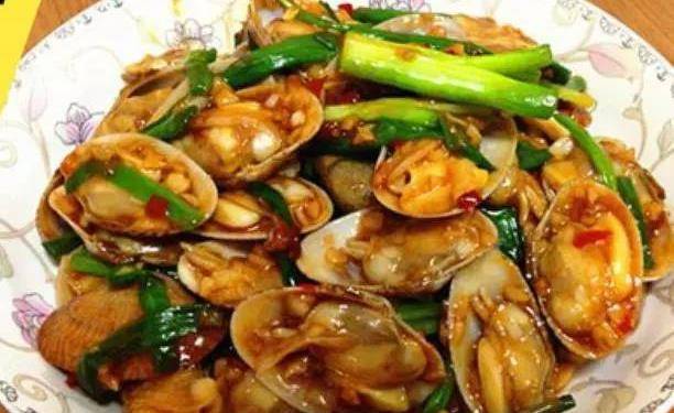 FB体育 FB体育平台几道麻辣鲜香的美食开胃爽口香而不腻春节待客真不错(图5)