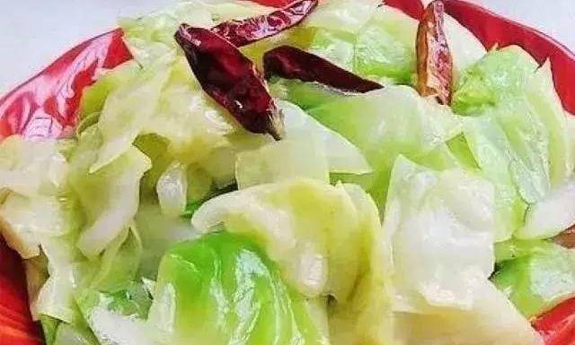 FB体育 FB体育平台几道麻辣鲜香的美食开胃爽口香而不腻春节待客真不错(图2)