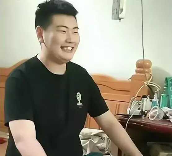 FB体育 FB体育平台朱小伟婚礼或延期到春节？陈萌带货预言或成真！陈亚男发动态内涵(图9)