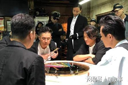FB体育 FB体育平台民间故事：春节归家不孝孙儿用冥币孝敬奶奶村里人还夸他懂事(图1)