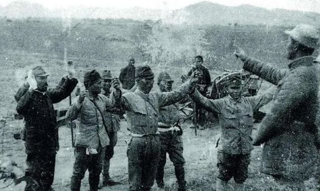 1946年春节3000日军被扔进江里喂鱼百姓FB体育 FB体育平台宁饿着也不吃鱼：恶心(图6)