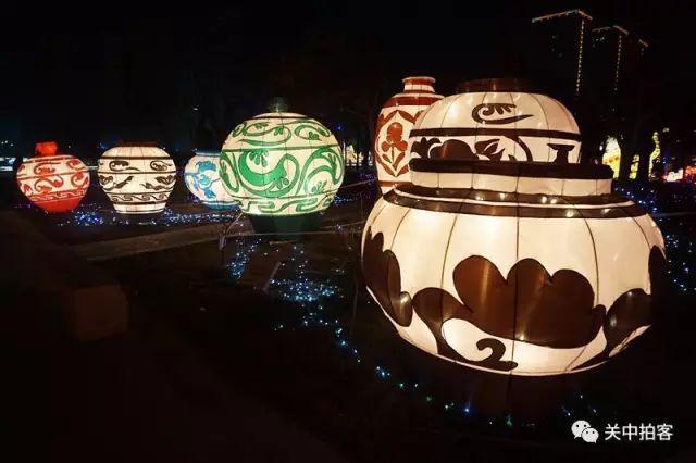 FB体育 FB体育平台走进渭南老街：春节期间欢欢喜喜看花灯(图8)