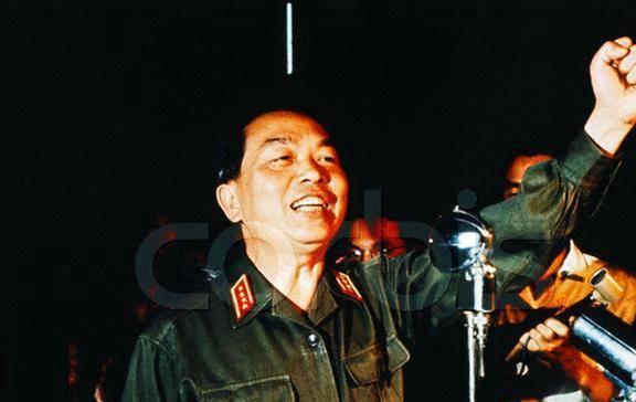 68年春节越军坦克FB体育 FB体育平台攻打美军基地兰博的特种部队被打得溃不成(图2)