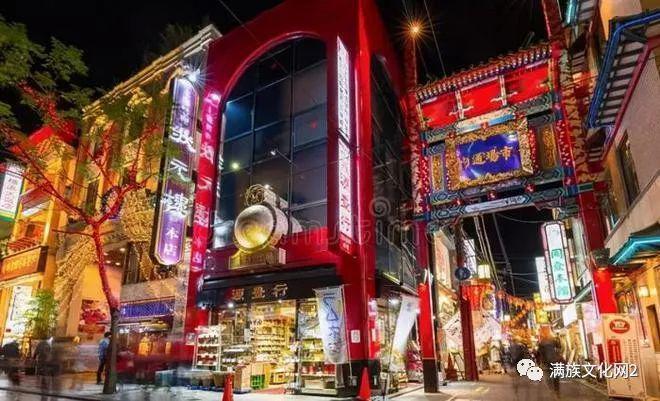 日本FB体育 FB体育平台有三个中华街其中一个以老北京文化为特色每年春节有满洲皇后出巡！(图2)
