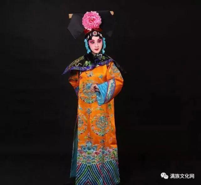 日本FB体育 FB体育平台有三个中华街其中一个以老北京文化为特色每年春节有满洲皇后出巡！(图16)