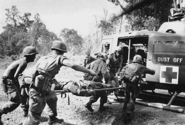 1968年的春节战争55万越军进攻美军结果伤FB体育 FB体育平台亡9万惨败而归(图11)