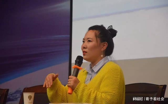 FB体育 FB体育平台写下“世界那么大我想去看看”后辞职的女老师如今怎么样了？(图3)