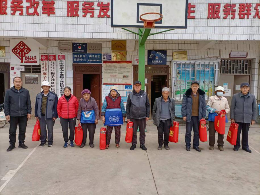 虎年FB体育 FB体育平台春节如约而至昆明呈贡各街道这样营造新春氛围(图9)