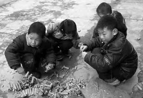 80年代的春节 被认为是最有年FB体育 FB体育平台味儿的 可惜再也回不去了(图2)