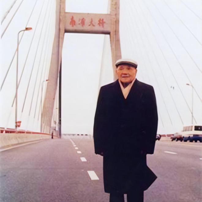 FB体育 FB体育平台1994年春节离开上海前对黄菊说：这是上海最后的机遇(图10)