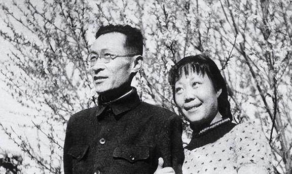 FB体育 FB体育平台62年听闻岳母去世写信指示：可以和我亲爱的夫人葬在一起(图12)