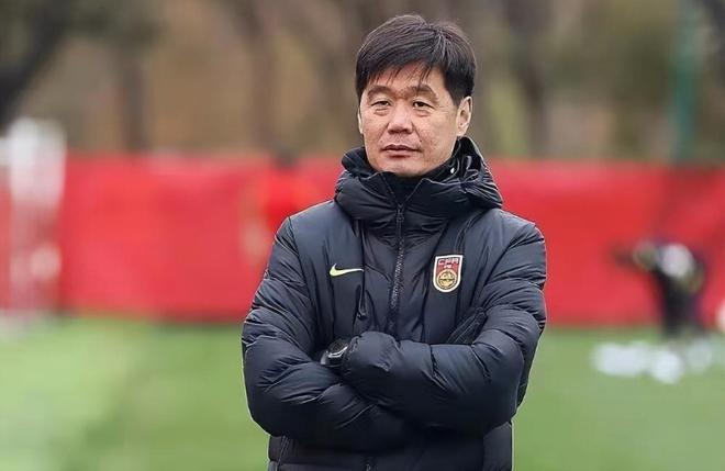 新消息！曝李霄鹏没离任国足会在春节集训2023亚洲杯FB体育 FB体育平台又悬了(图1)