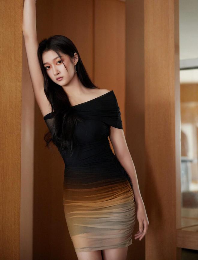 FB体育 FB体育平台鹿晗关晓彤据传已领证春节前官宣婚讯(图2)