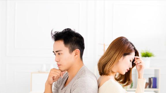 FB体育 FB体育平台“春节后第9天因为一条短信离婚了”：有多少婚姻败在3个字上(图1)