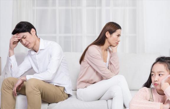 FB体育 FB体育平台“春节后第9天因为一条短信离婚了”：有多少婚姻败在3个字上(图6)