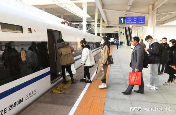 FB体育 FB体育平台2023年春节我们要不要返乡过年？(图2)