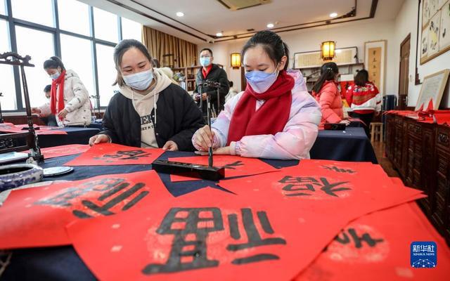 FB体育 FB体育平台春节将至年味浓(图1)