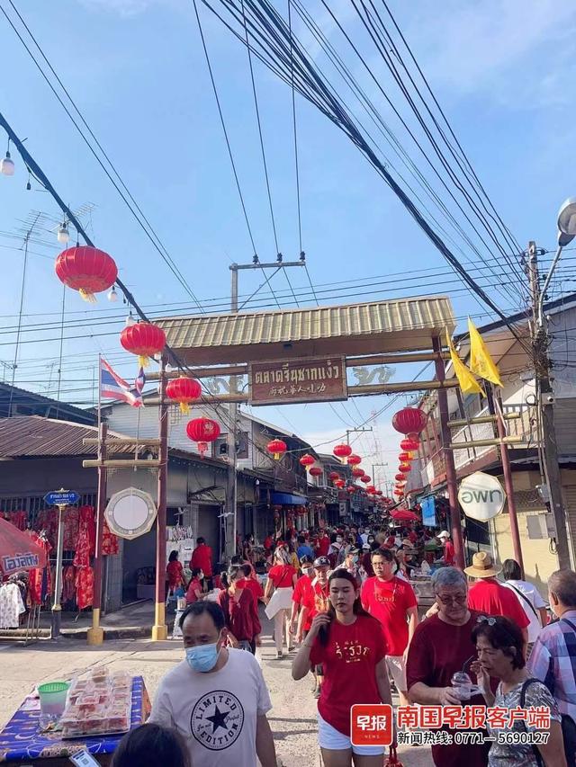 FB体育 FB体育平台境外过春节：不一样的风景一样的年味(图1)