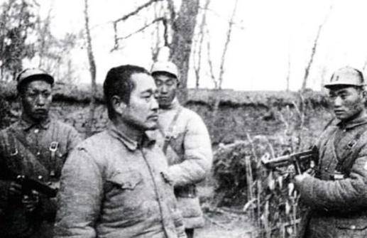 FB体育 FB体育平台1948年春节86万斤猪肉被送到淮海前线个师投诚(图6)