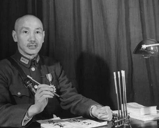 FB体育 FB体育平台1948年春节86万斤猪肉被送到淮海前线个师投诚(图2)