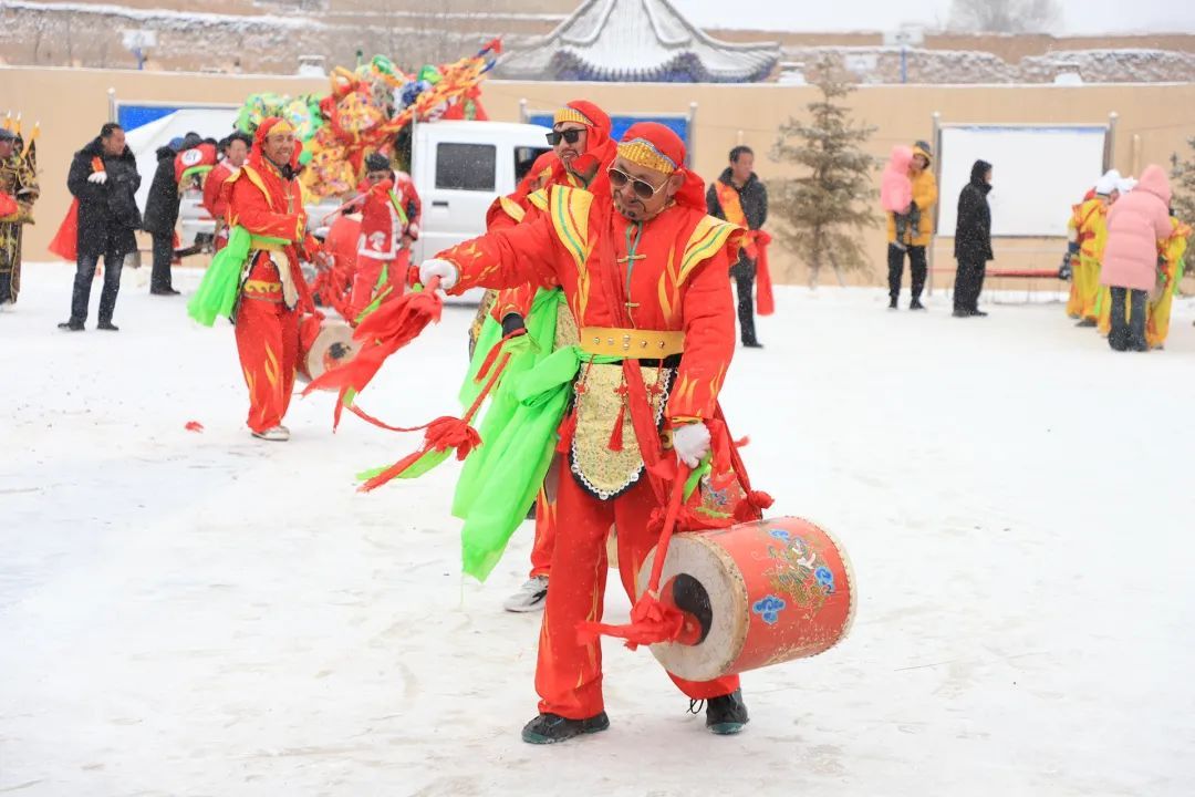 FB体育 FB体育平台瑞雪兆丰年 社火贺新春(图2)