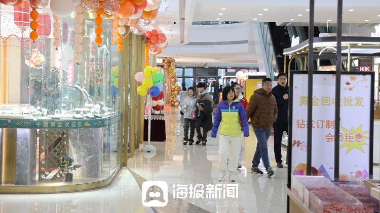 FB体育 FB体育平台生活总该迎着光亮 ⑤买年货买的不止是生活还是期待_大众网(图4)